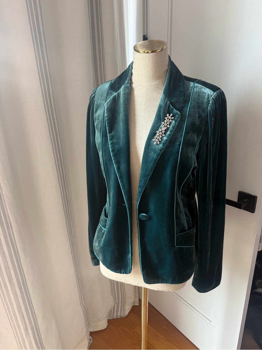 RARE Laundry By Shelli Segal Teal Velvet Blazer with Brooch seen on Gilmore Girl